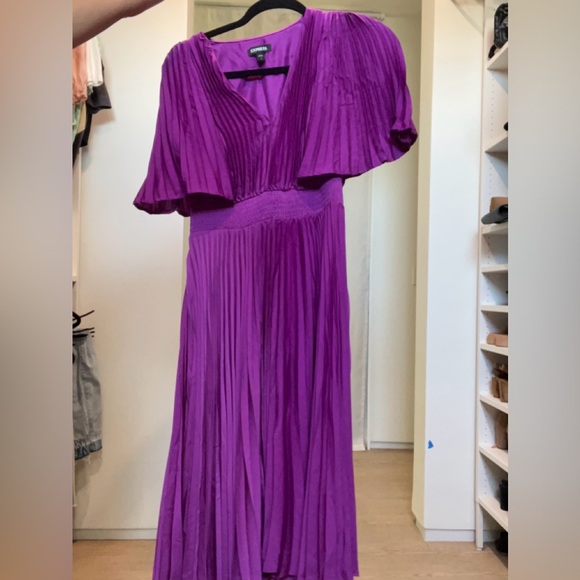 Express Magenta Pleated Dress - Picture 1 of 1
